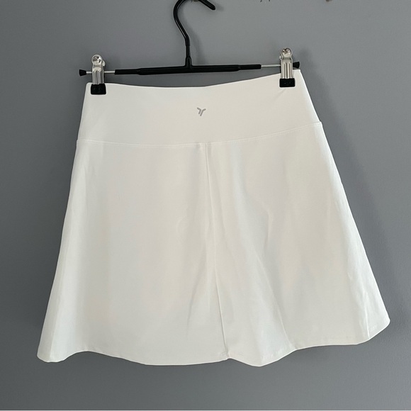 Old Navy Powersoft Skort in White - XS - Picture 2 of 4